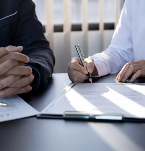Personne qui change d'assurance emprunteur